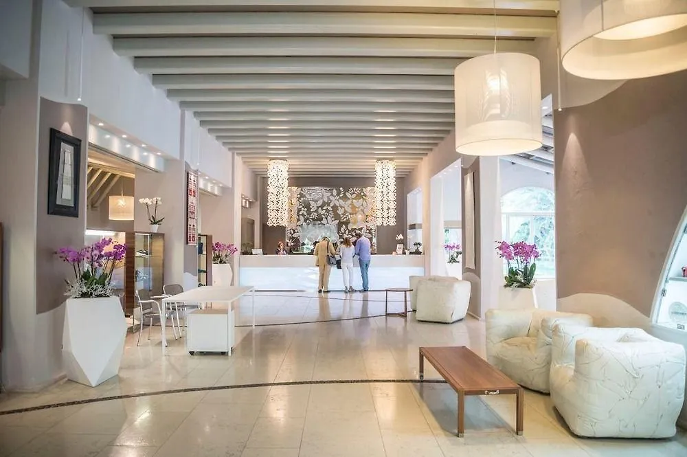 Forte Village Resort - Bouganville 산타마르게리타디풀라 호텔
